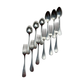 Ensemble de 6 fourchettes et 6 cuillères de table et métal argenté, modèle ‘’baguette’’