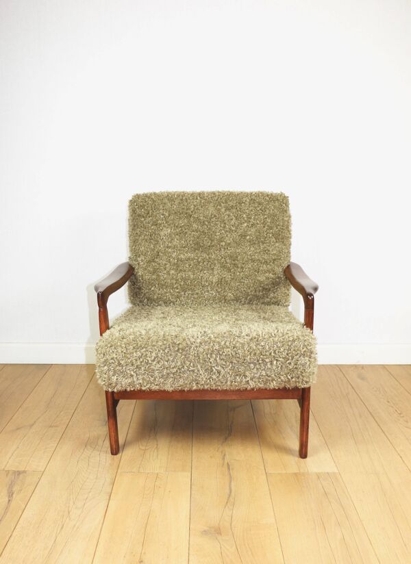 Fauteuil vintage en bois marron, cheveux longs olive, design par Z. Bączyk - 2 pièces disponibles