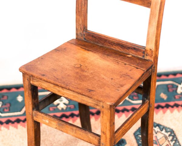 Chaise d’appoint / chaise de cuisine ancienne en bois