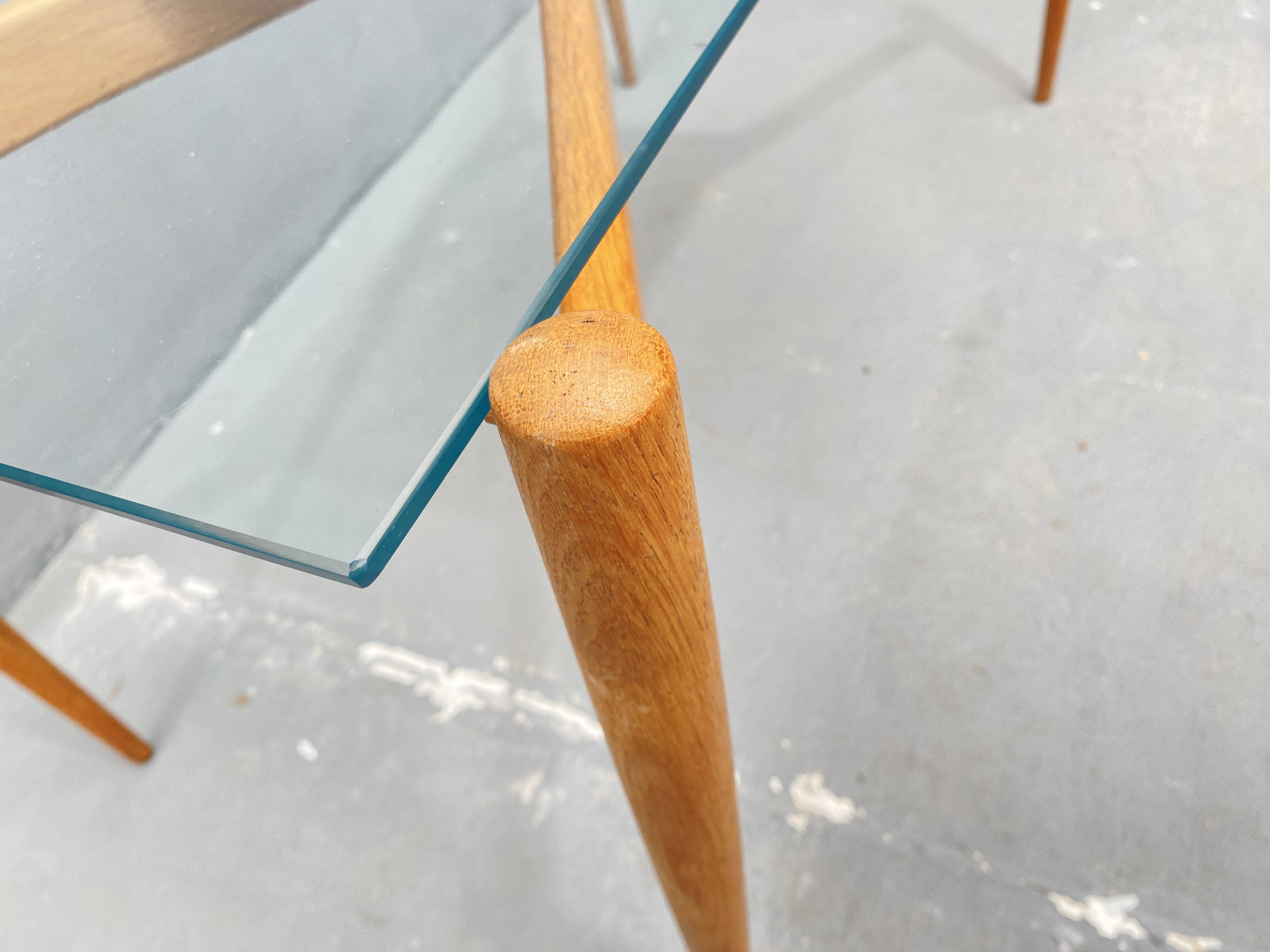Table basse en verre avec cadre en bois, années 1960, Tchécoslovaquie