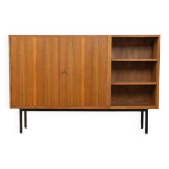 Buffet en placage de noyer, années 1950