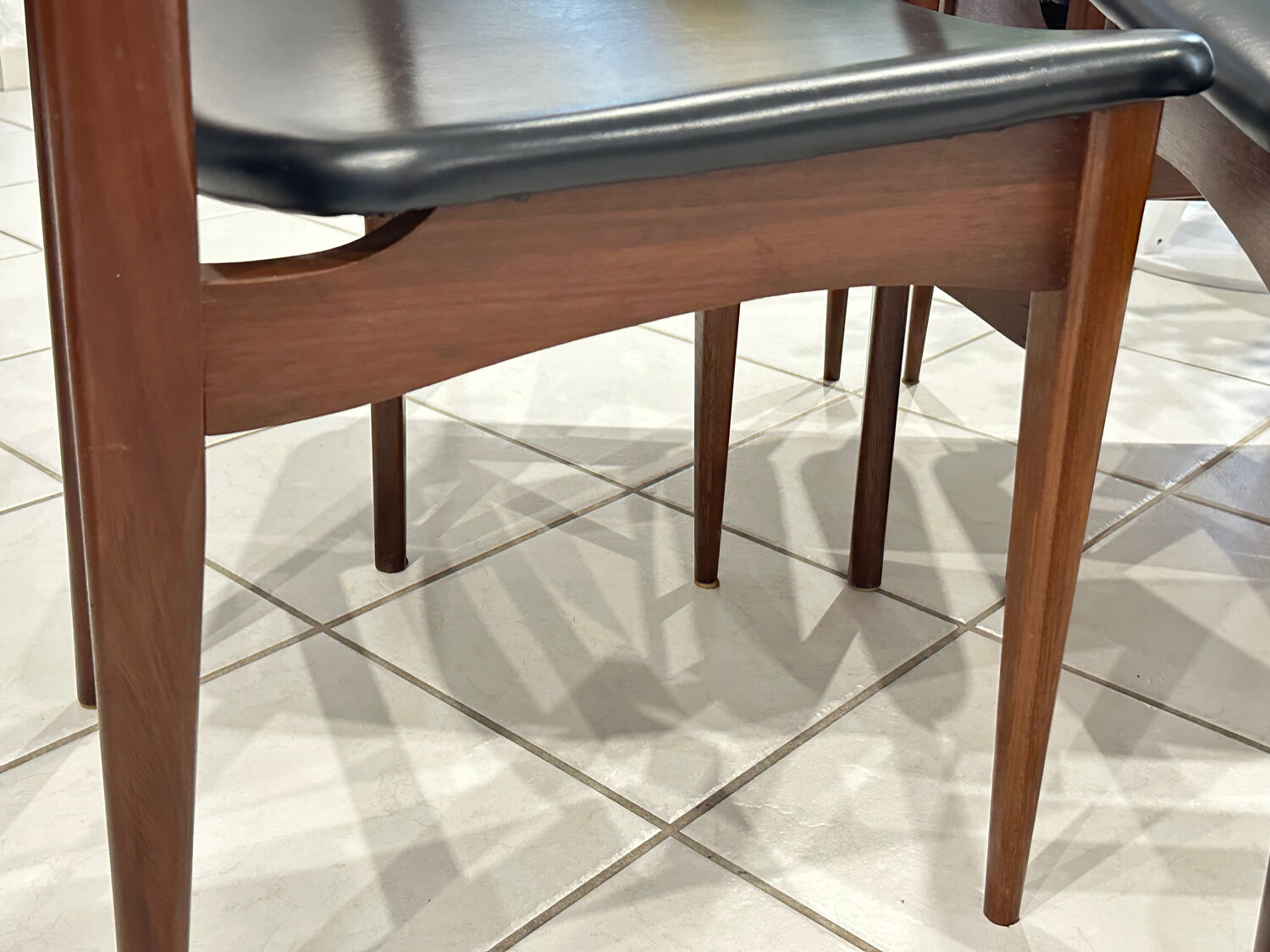 Set of 6 Scandinavian teak chairs, 1970s design.