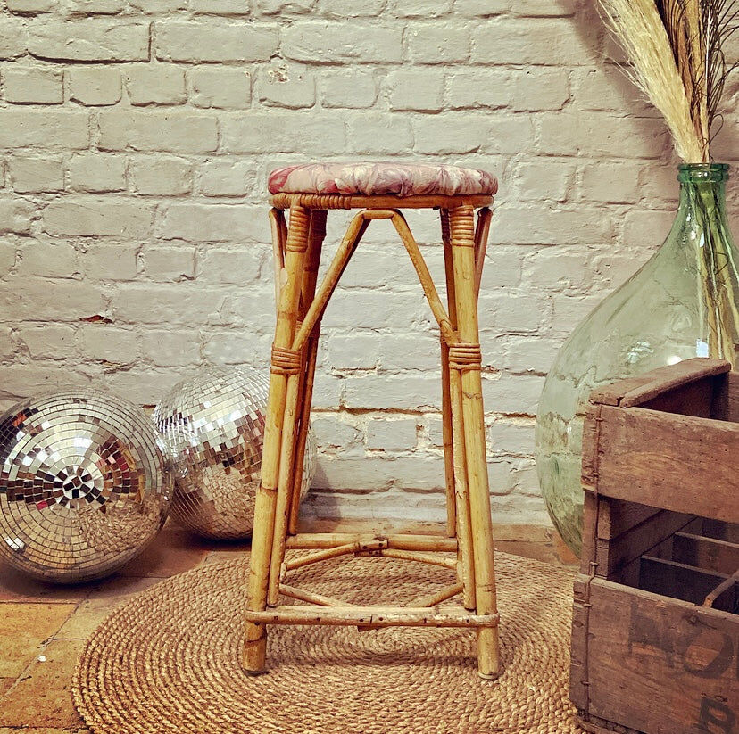 Bar stool