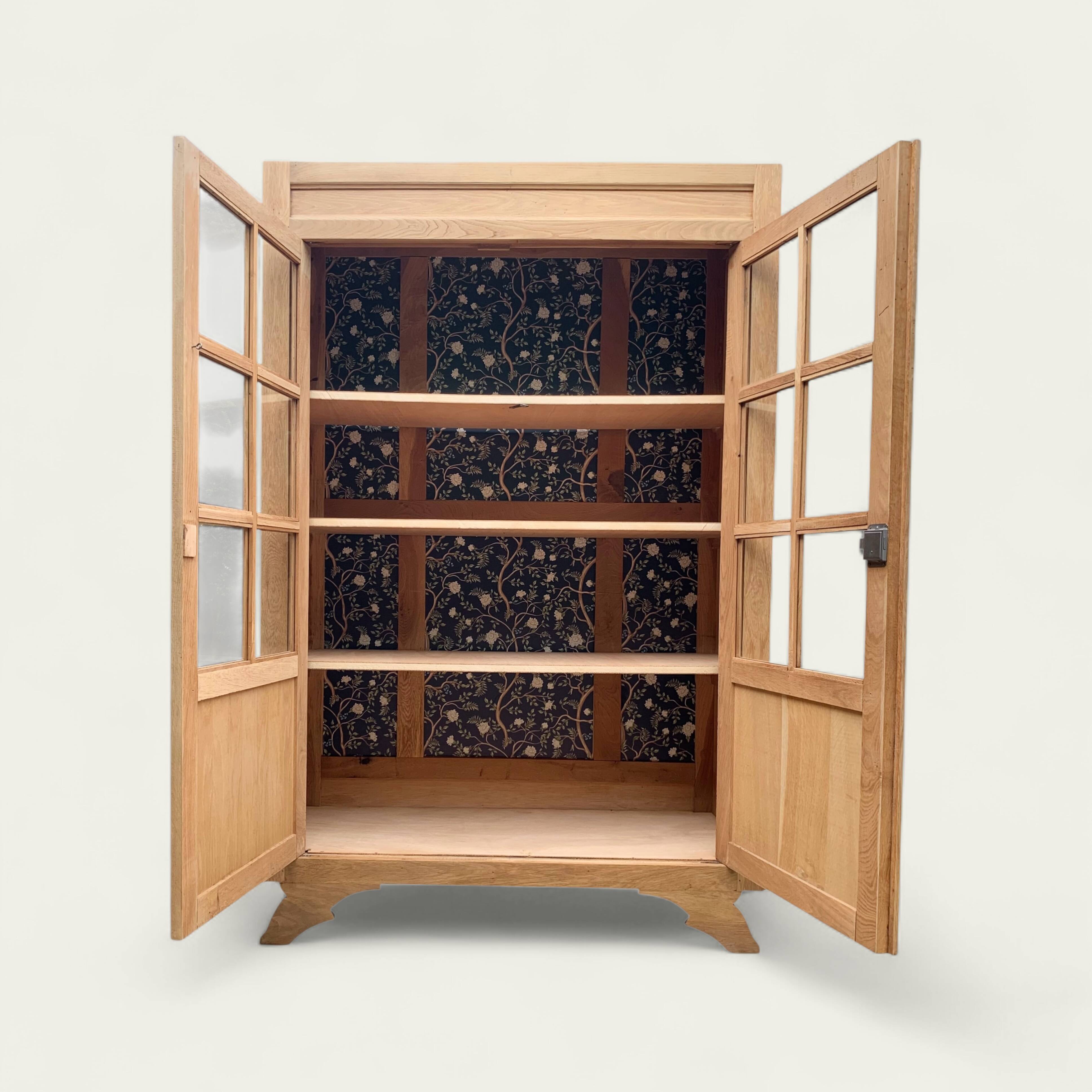 Parisian glass cabinet from La Samaritaine, 1960