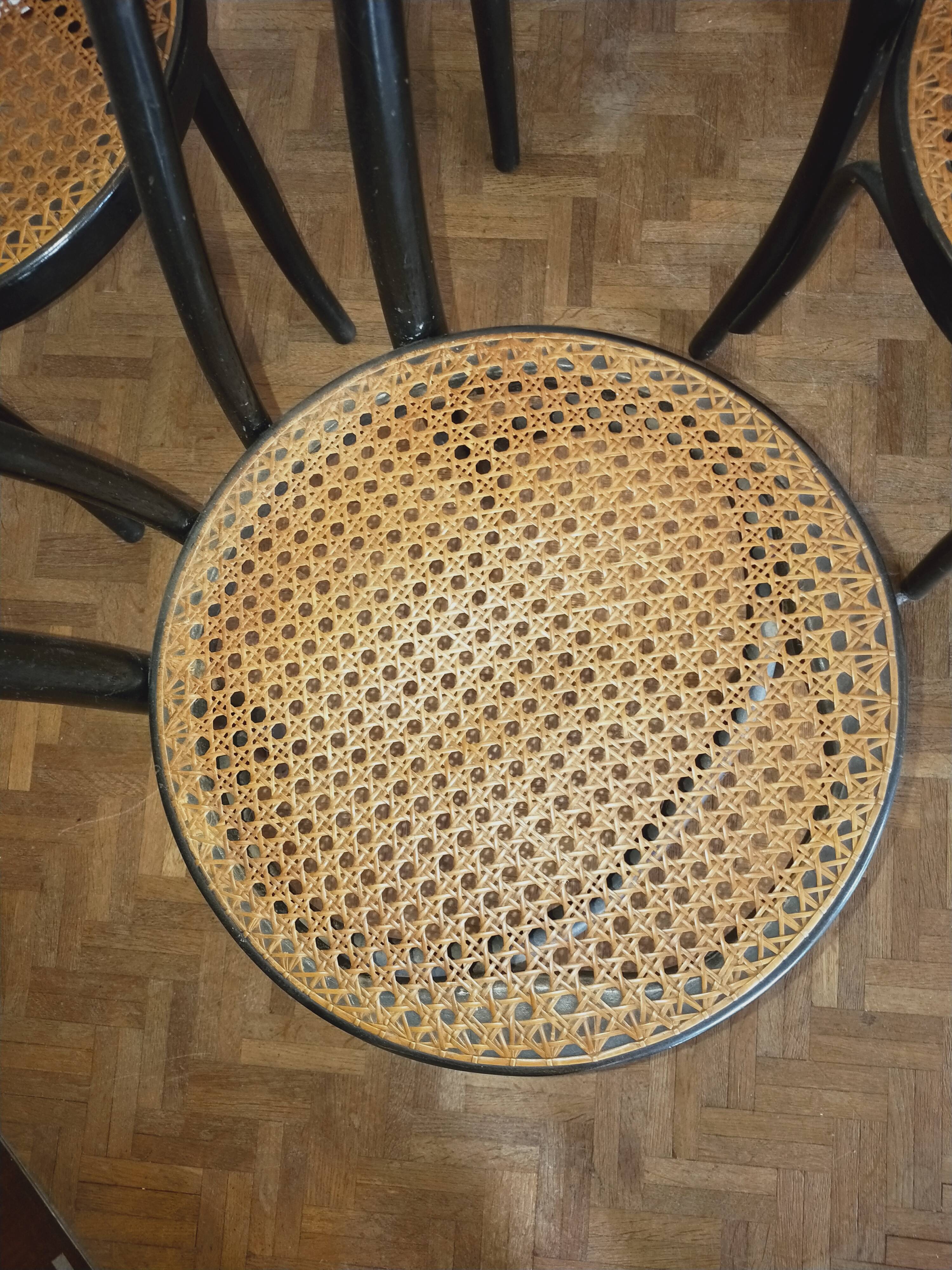 Lot of Thonet FMG chairs No.18