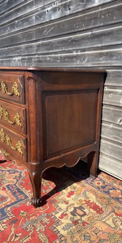 Commode en bois naturel d’époque Louis XV XVIIIème siècle