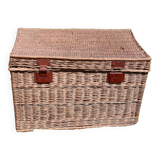 Wicker trunk