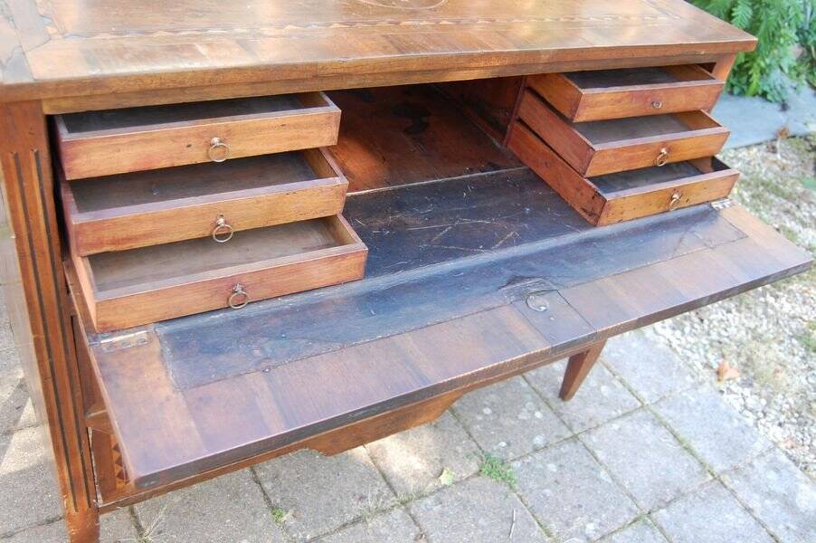 Louis XVI period walnut chest of drawers from the 18th century