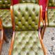 Suite de 6 chaises anglaise Cherterfield en cuir vert