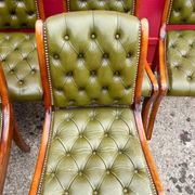 Suite de 6 chaises anglaise Cherterfield en cuir vert