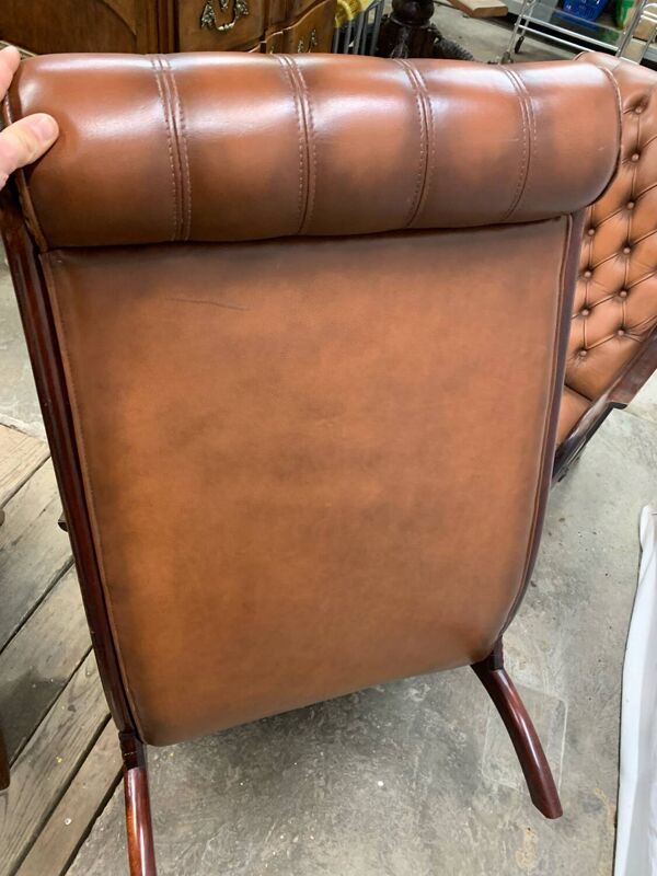 Lot Fauteuils Chesterfield Ottoman Anglais Vintage