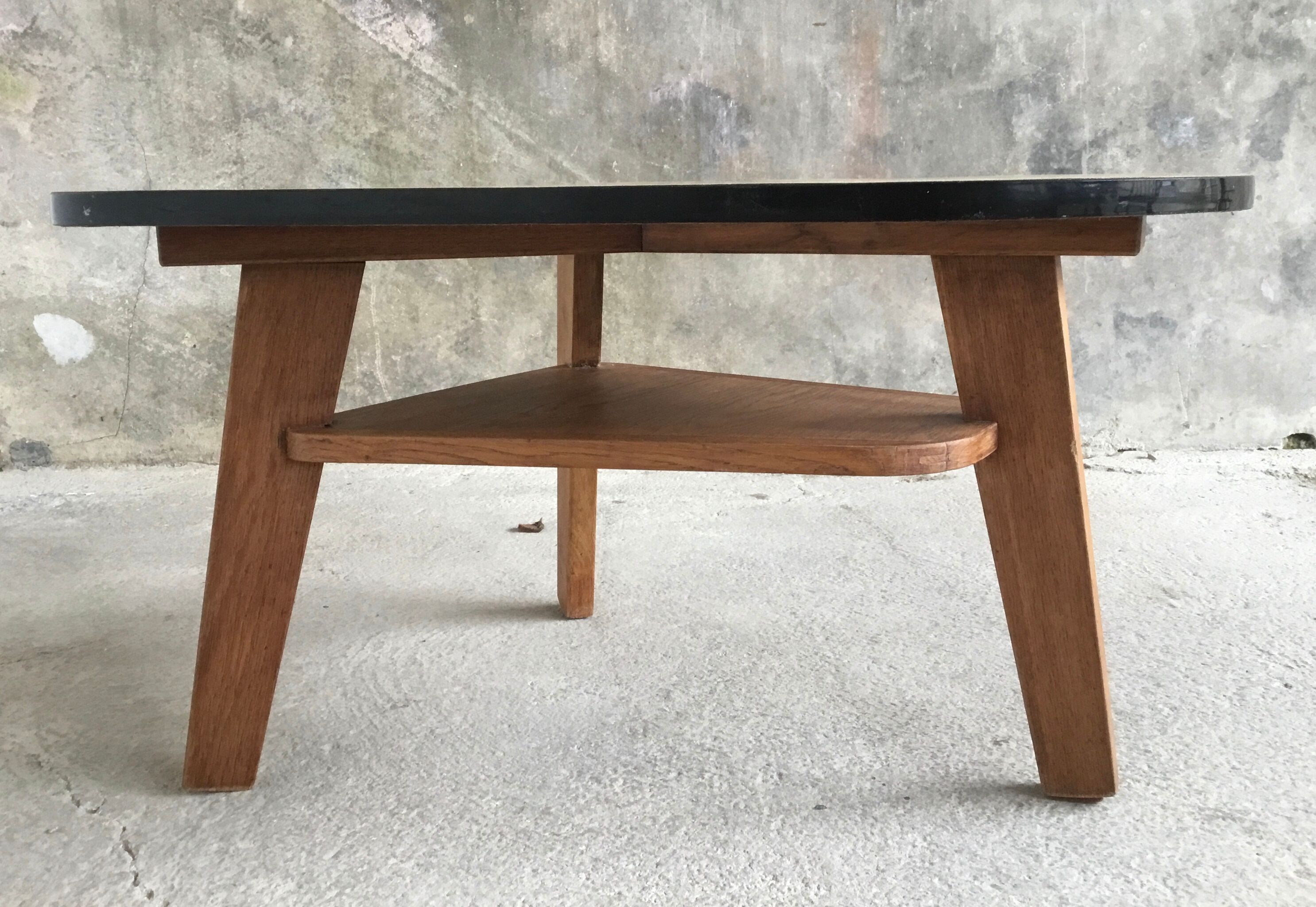 Modernist free-form tripod coffee table 2 trays - 1950
