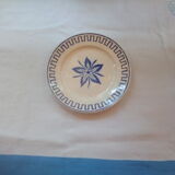 Assorted 18 old blue plates