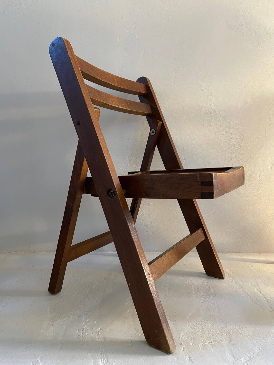 Wooden folding chair for children