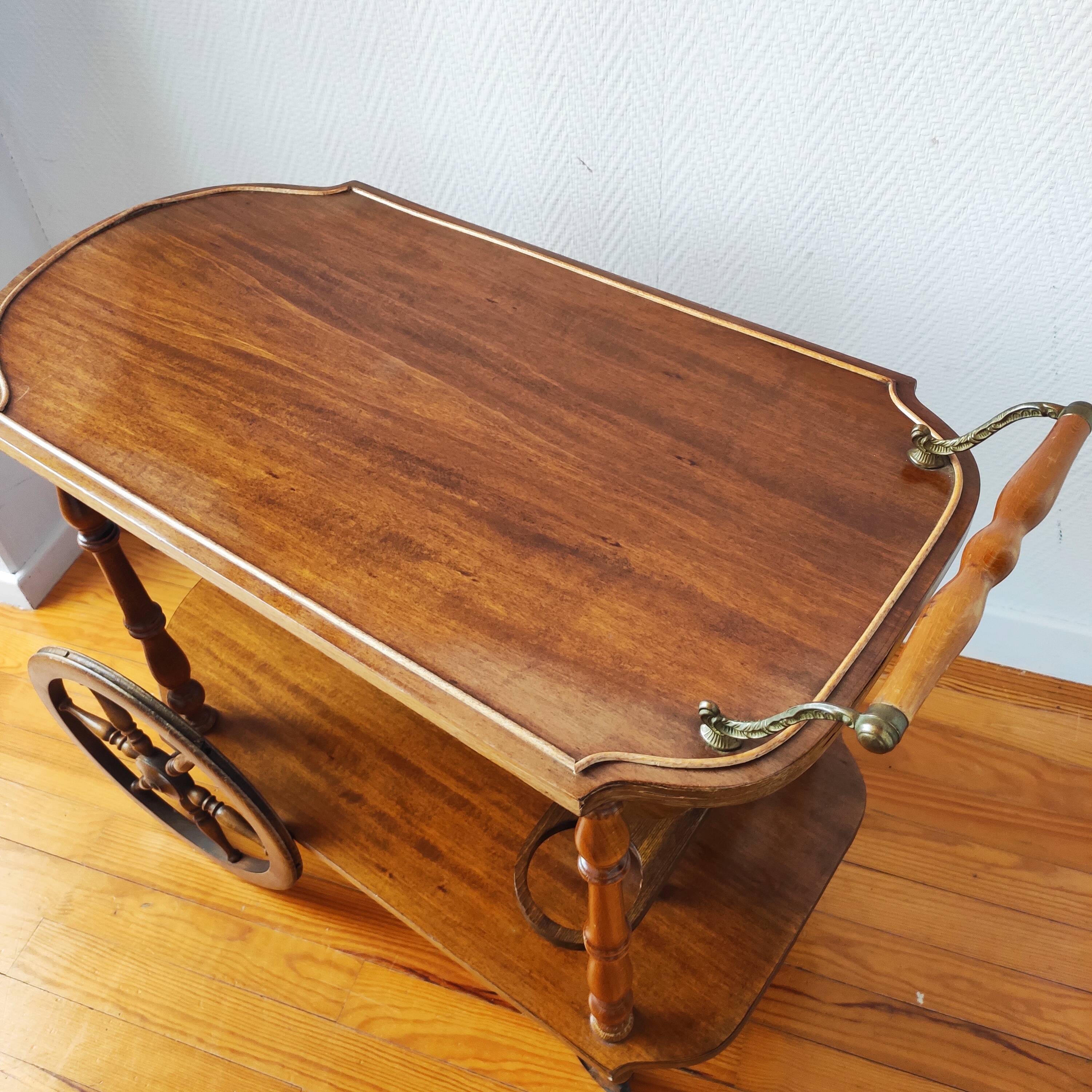 Trolley on wheels service trolley