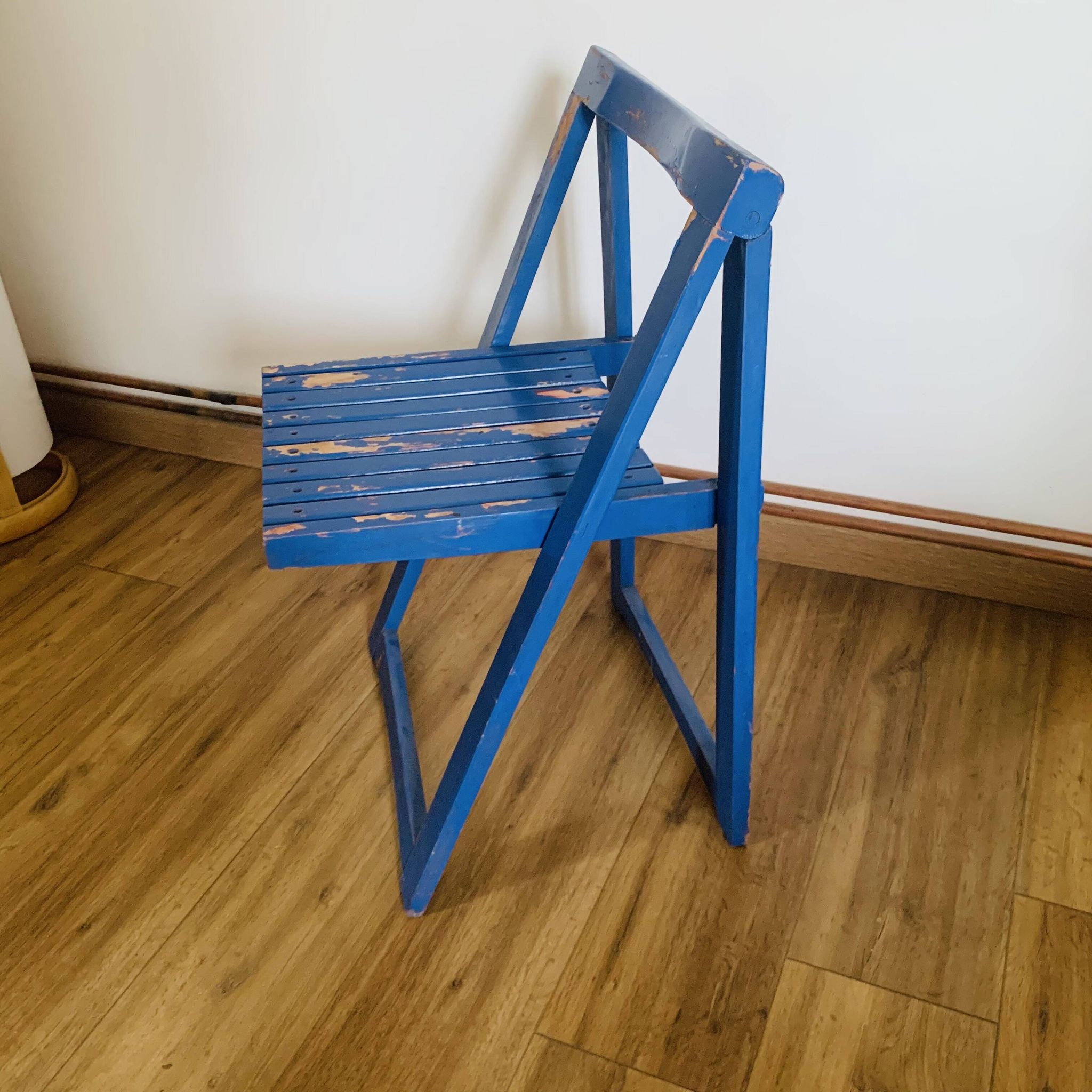 Chaise pliante en bois peint en bleu, Italie 1960