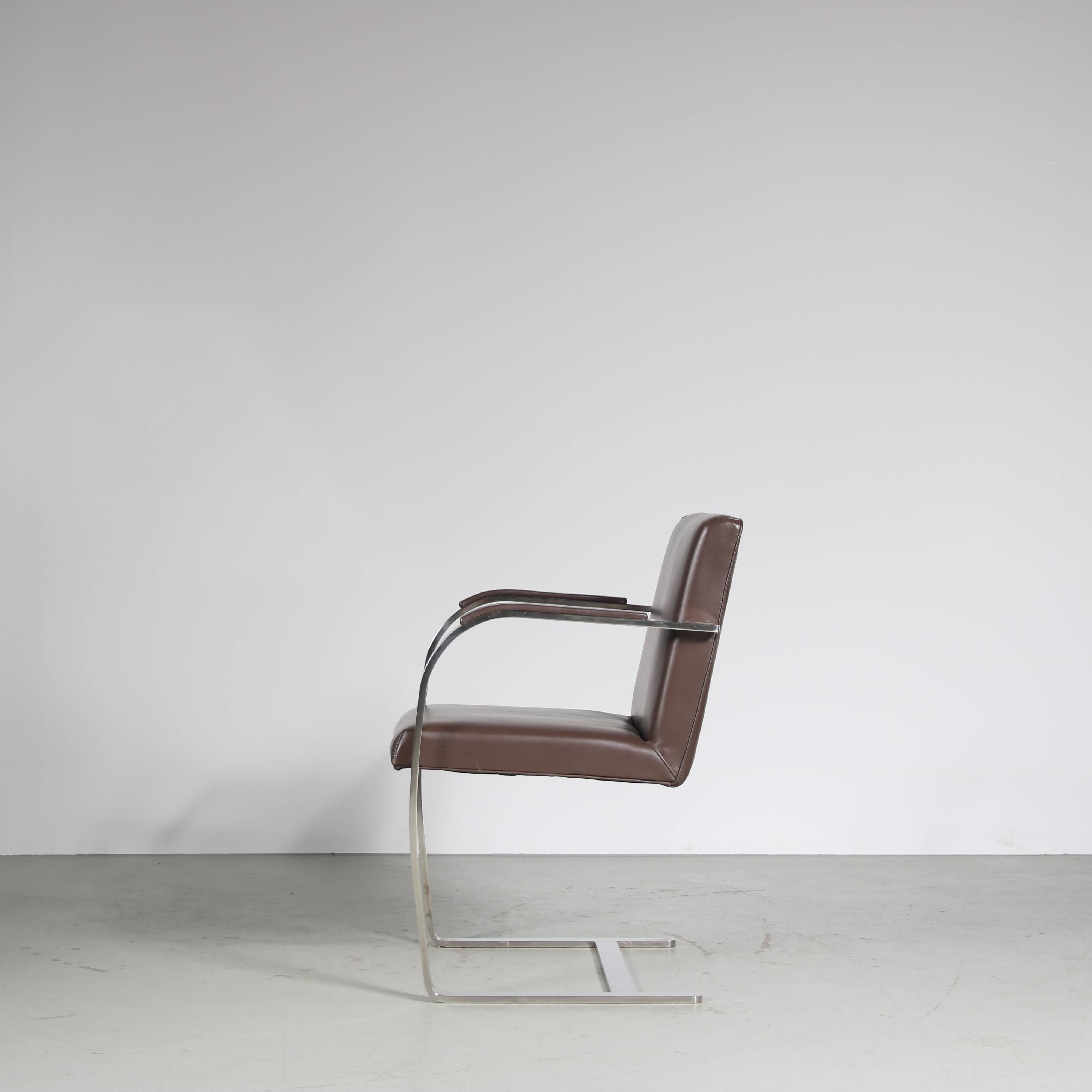 Paire de chaises « BRNO » des années 1970, Italie