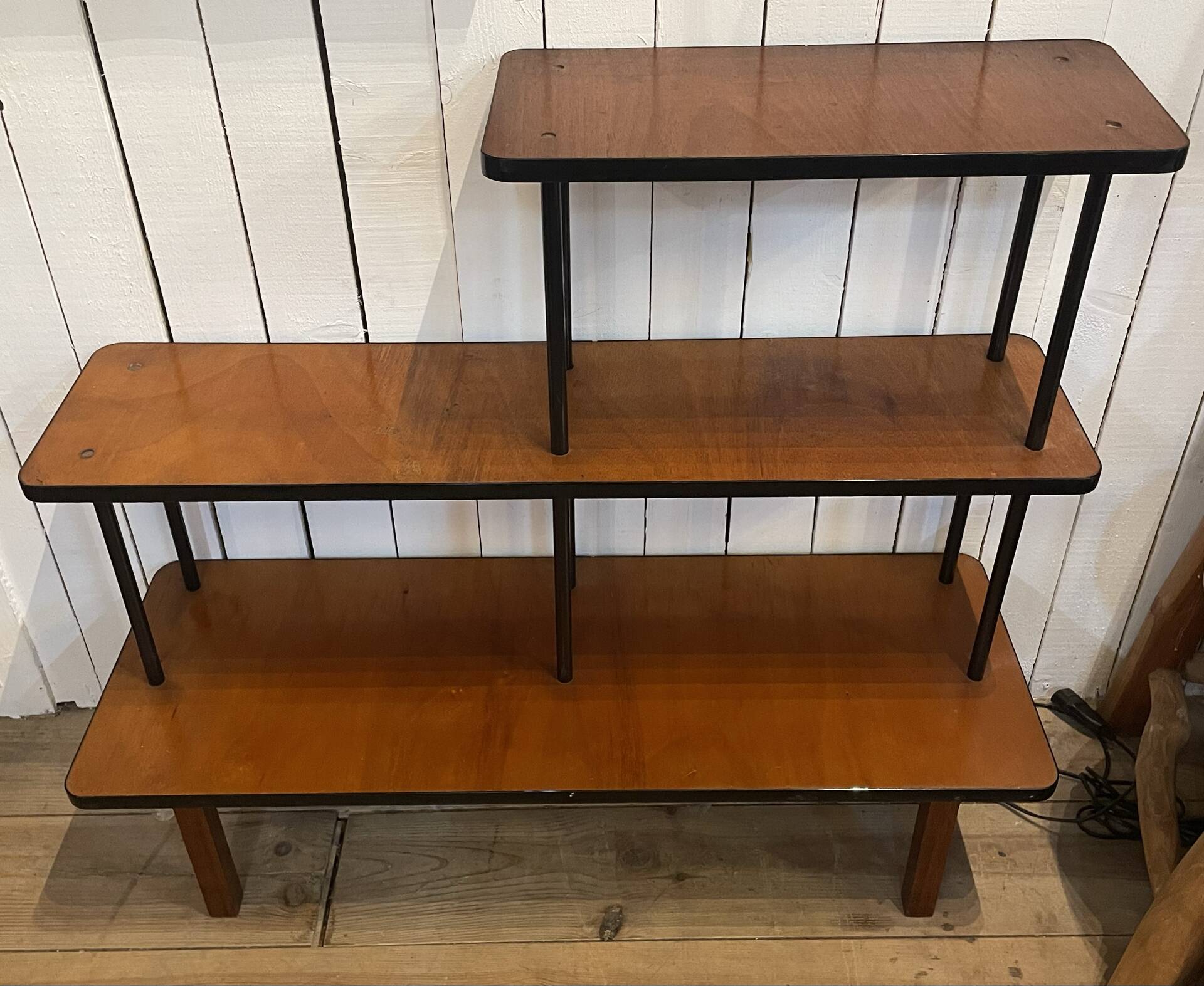 1950s freestanding shelf