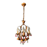 Lustre ancien en tôle dorée et pampilles de cristal rouge et blanc, 1900