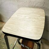 Retractable foot step ladder