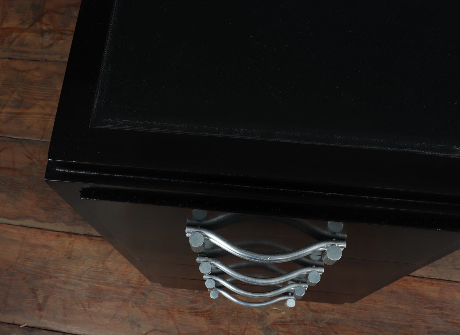 Art deco desk in black piano lacquer