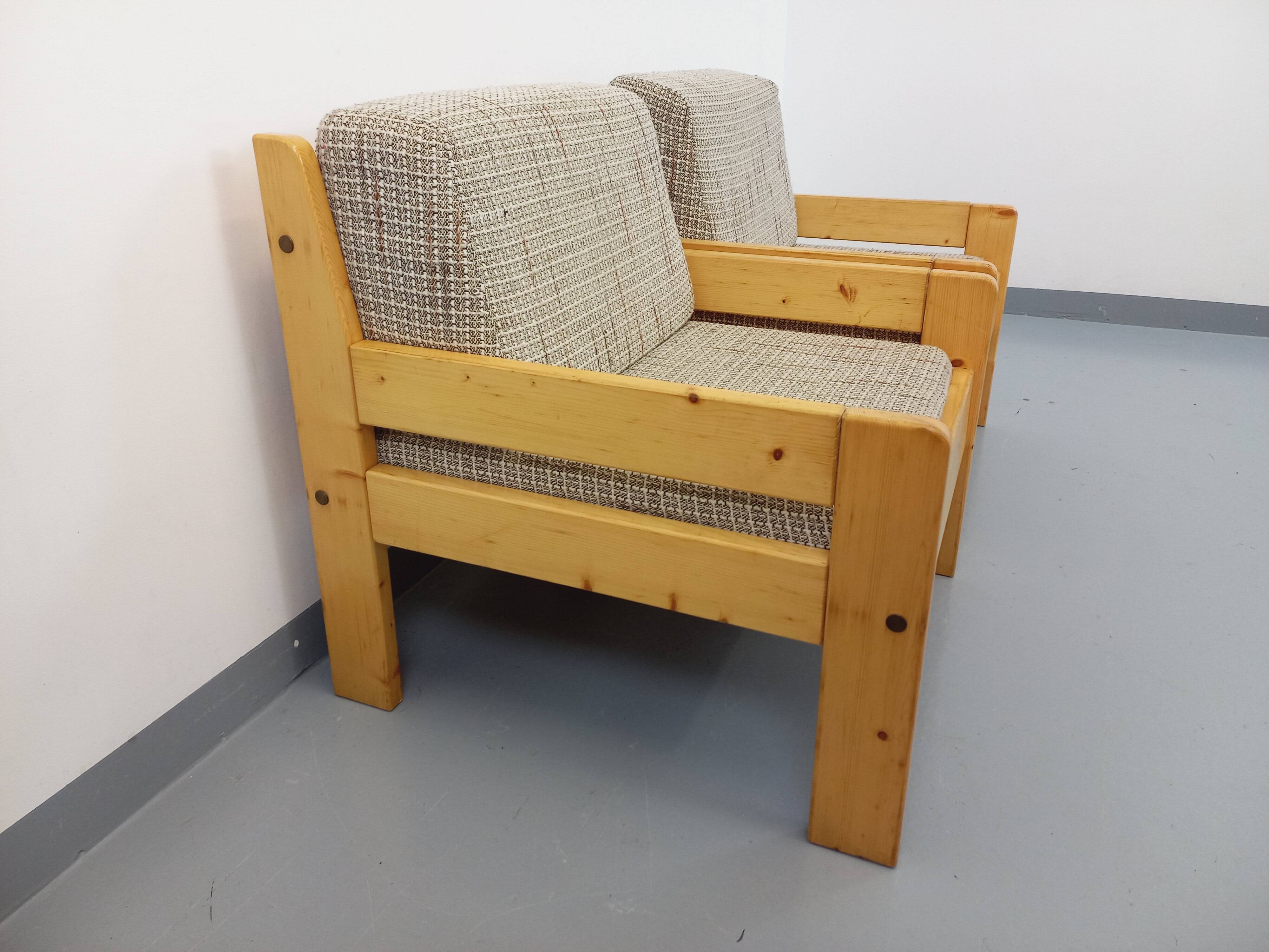 Set of 2 vintage fireside chairs in pine and fabric from the 70s