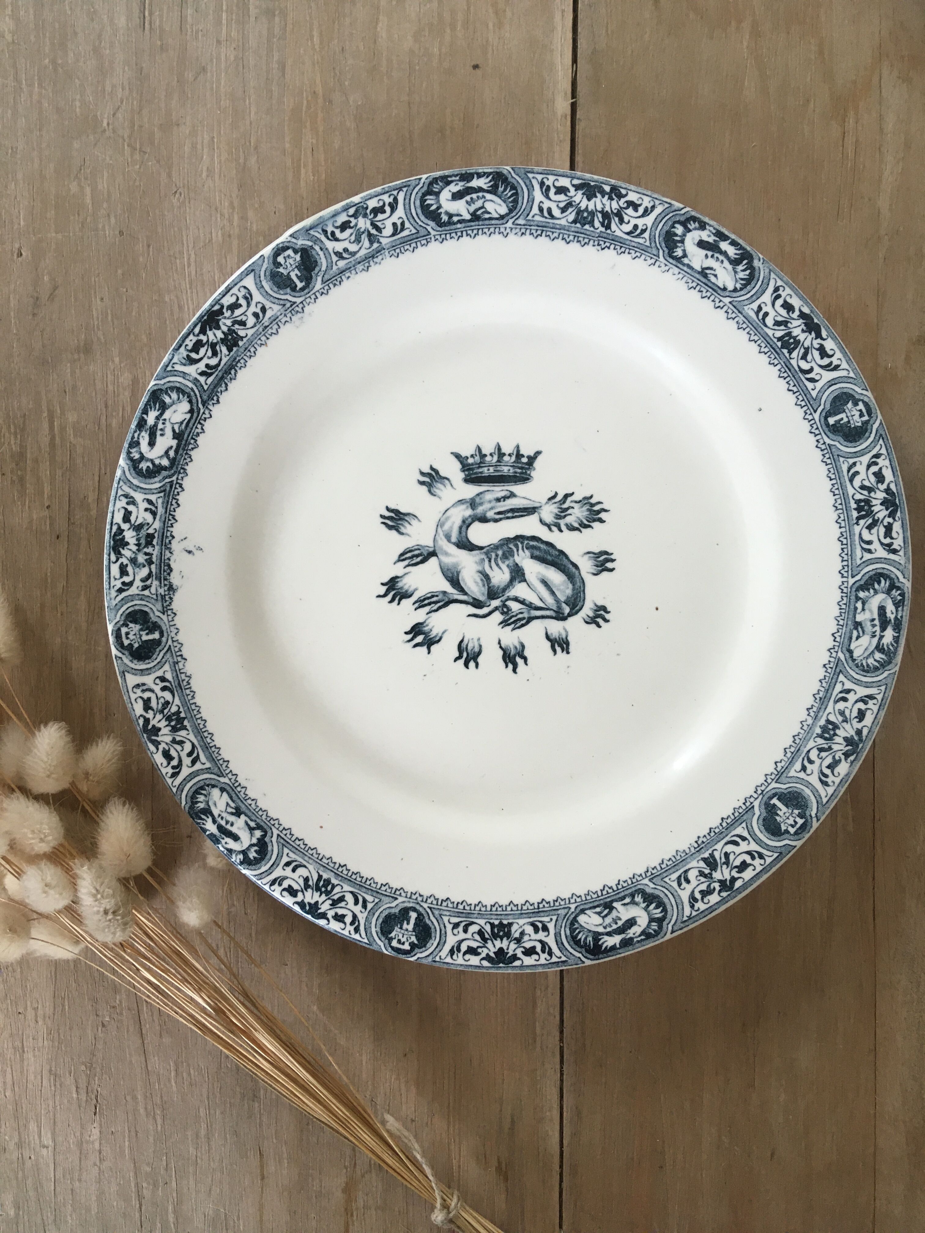 Pair of flat plates iron earth