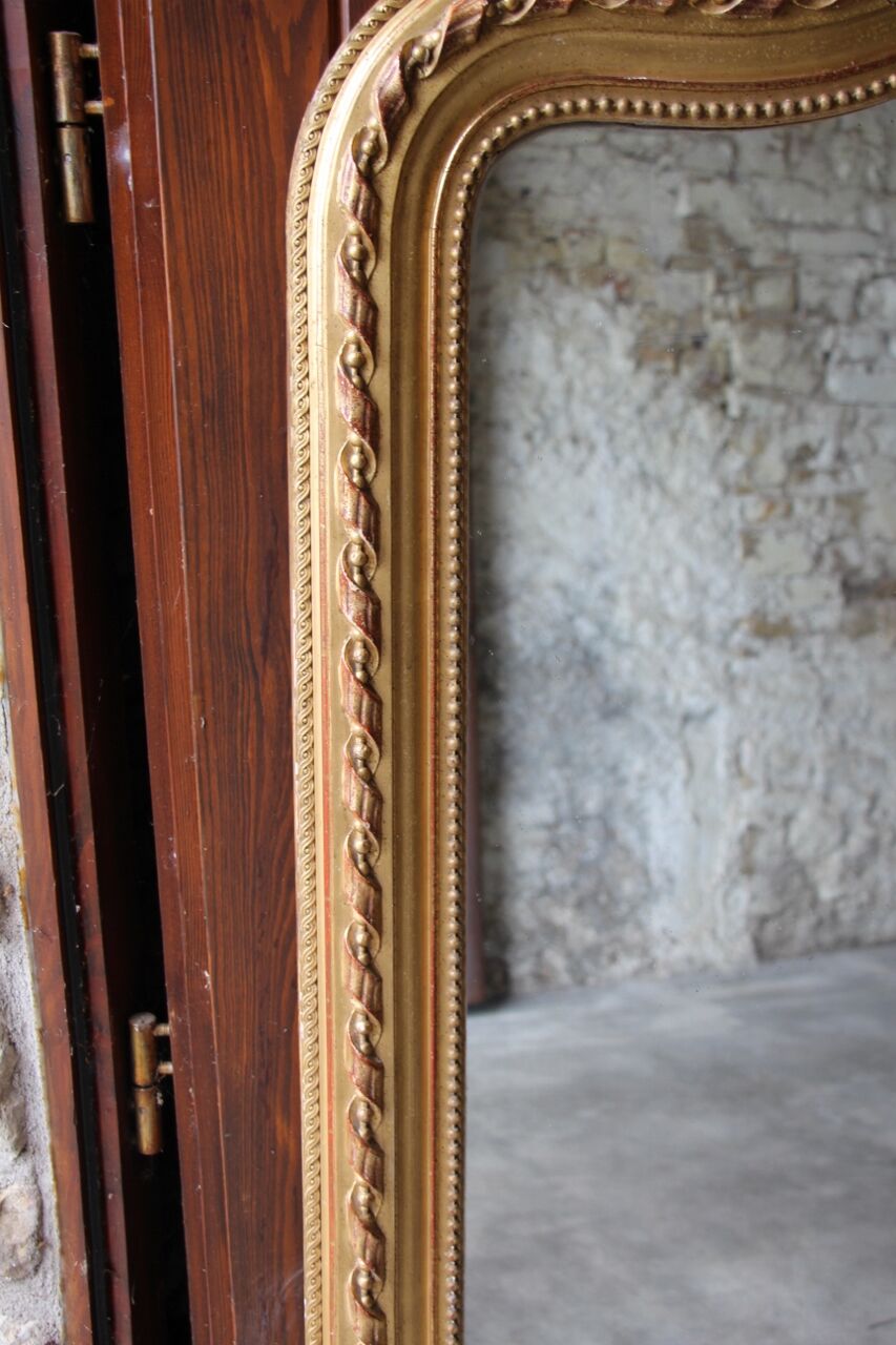 Mirror Louis Philippe a gendarme hat