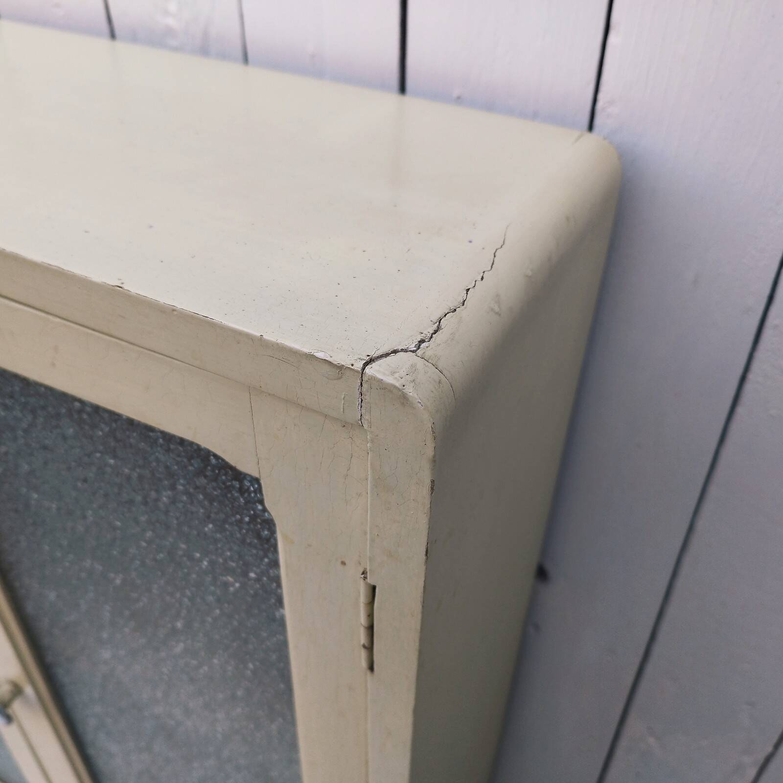 Meuble vitrine murale armoire en bois  50’s