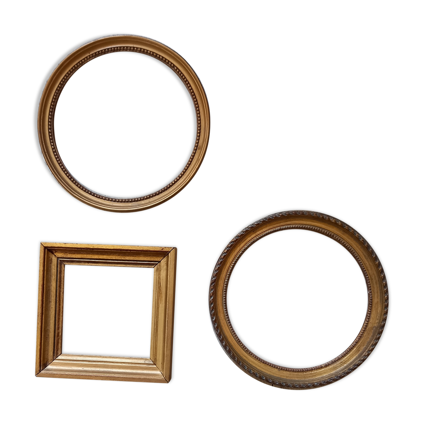 Set of 3 round frames and golden square