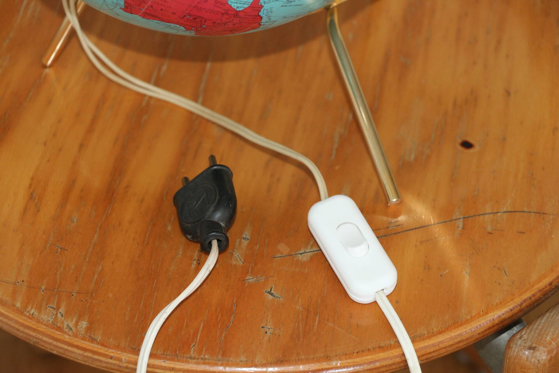 Globe terrestre lumineux TARIDE verre 1966