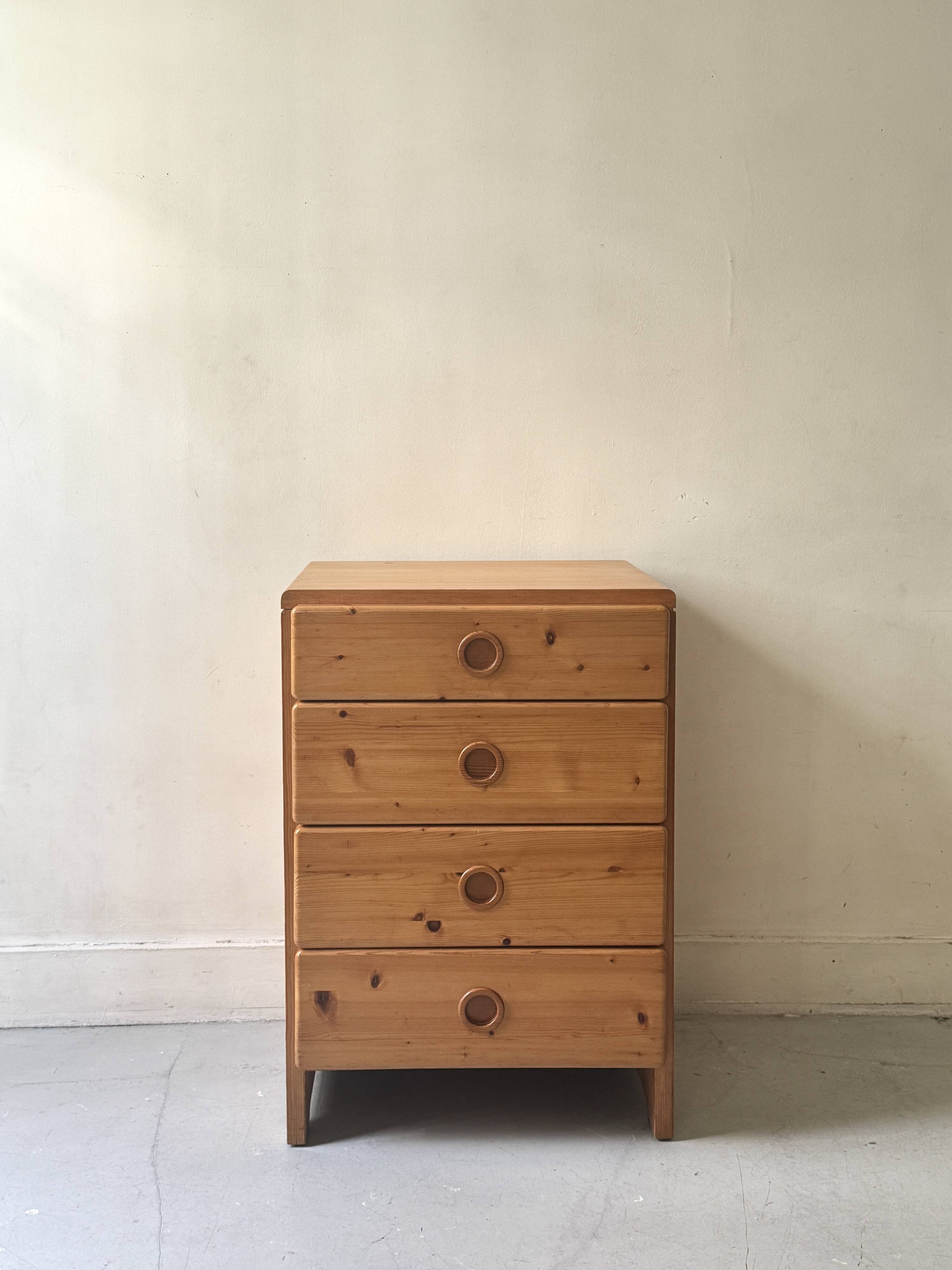Solid pine chest of drawers attributed to Charlotte Perriand, Les Arcs 1970