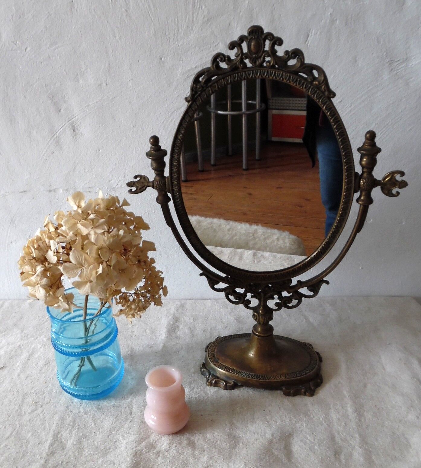 Psyche on foot brass mirror 28x39cm