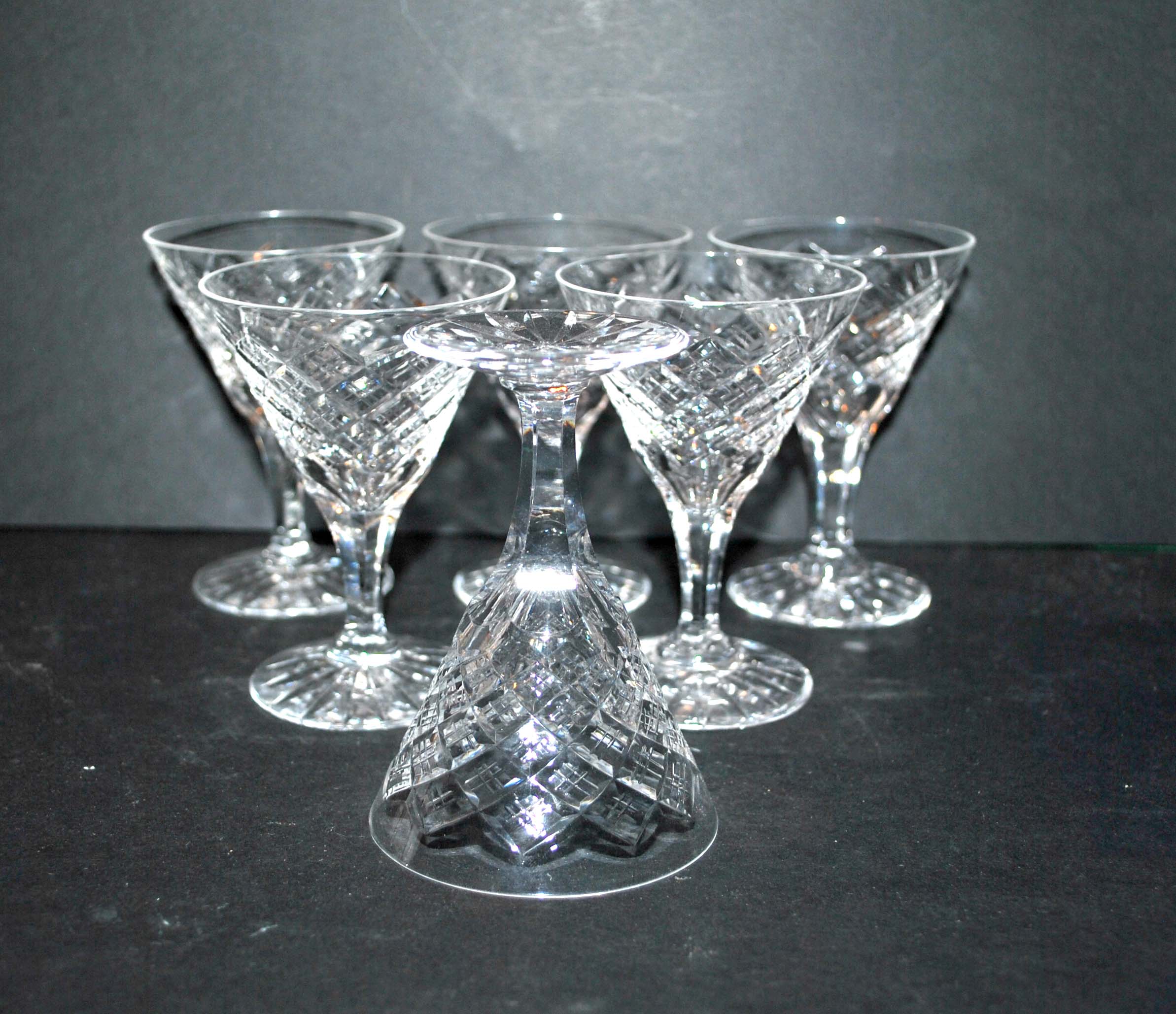 Series of 6 glasses with flared head in cut crystal