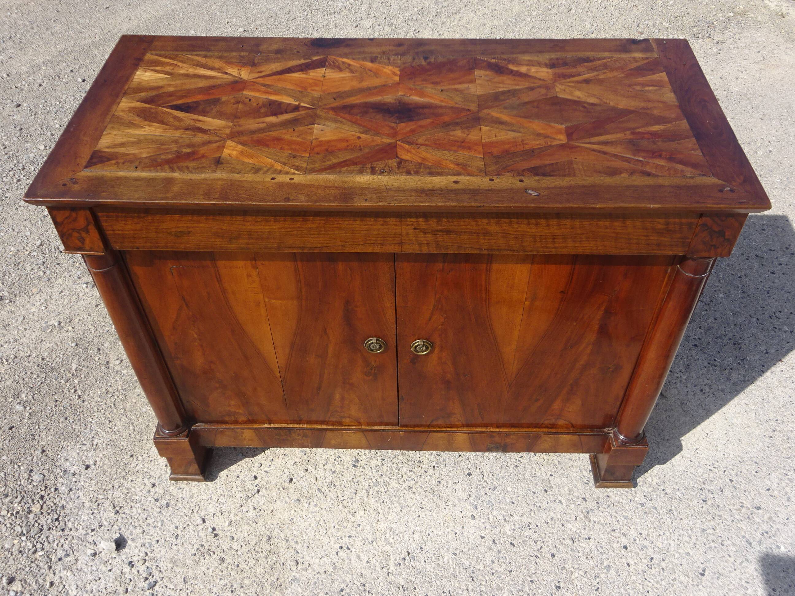 Buffet Empire, remarquable plateau en marqueterie