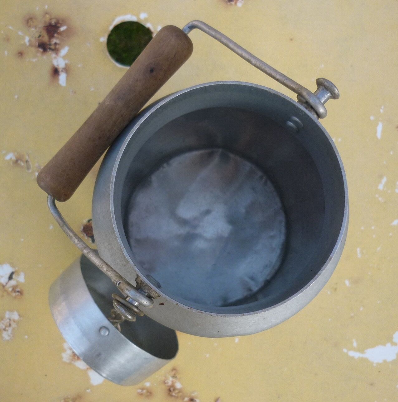 Old 2L milk pot, The Clover