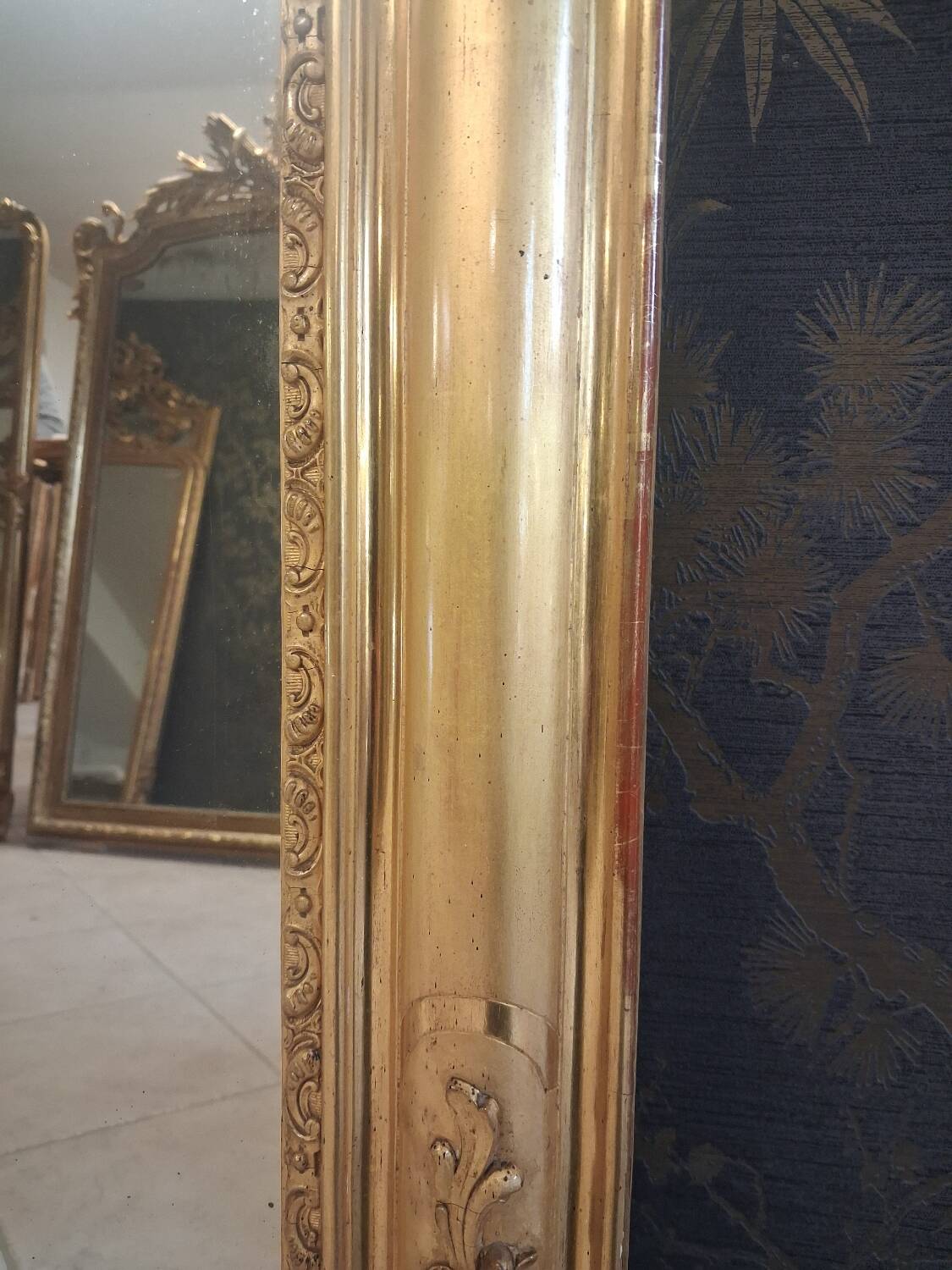 Mirror from the Restoration period 117x86
