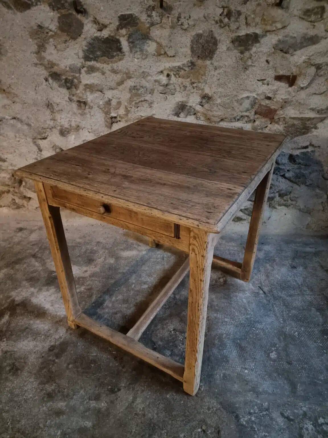 Table de ferme française ancienne en chêne avec tiroir latéral