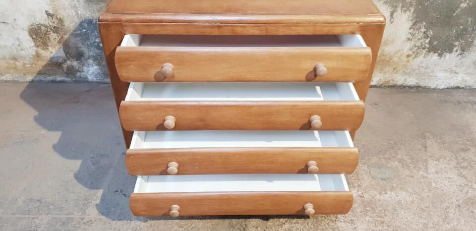 Vintage chest of drawers