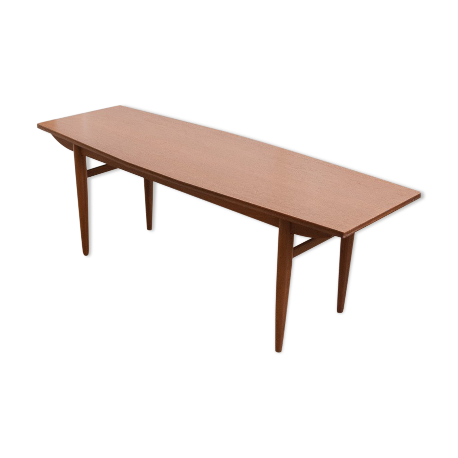 Scandinavian coffee table spindle feet