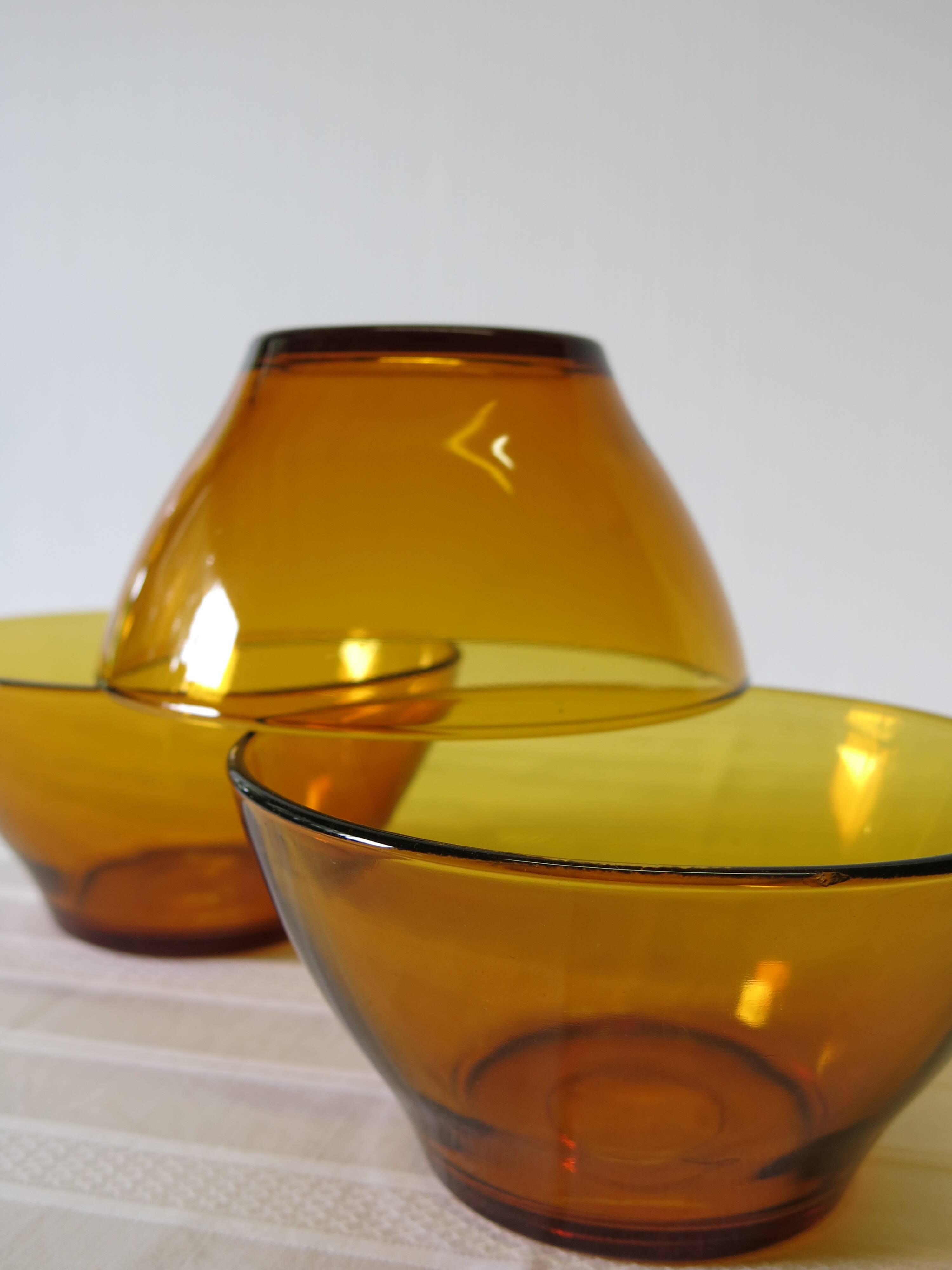 3 yellow amber glass bowls from Duralex in very good condition