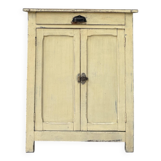 Yellow butter Parisian buffet