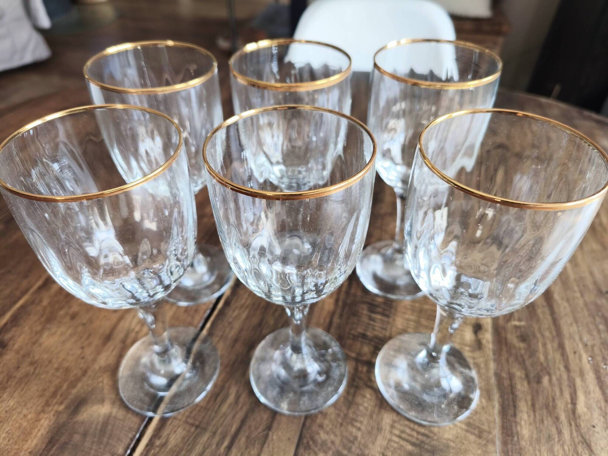 Set of 6 vintage red wine glasses with scrolled drinking rim and gold rim
