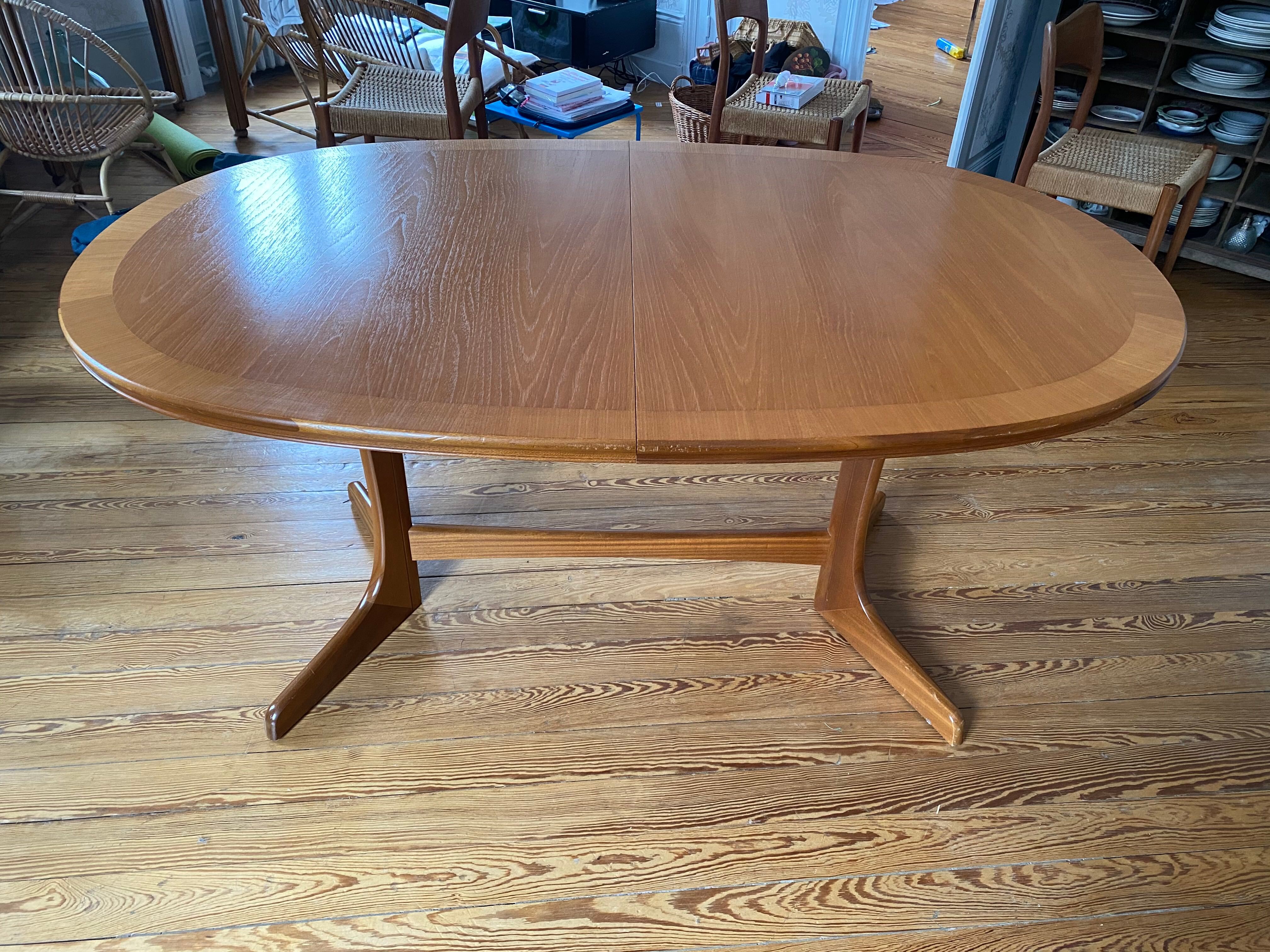 Mid-century teak dining table William Laurence