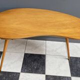 Table en bois en forme de rein des années 1960
