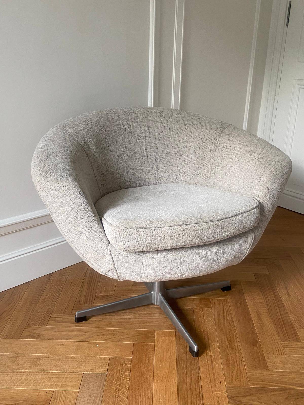 Mid-Century Scandinavian Ivory Swivel Shell Armchair