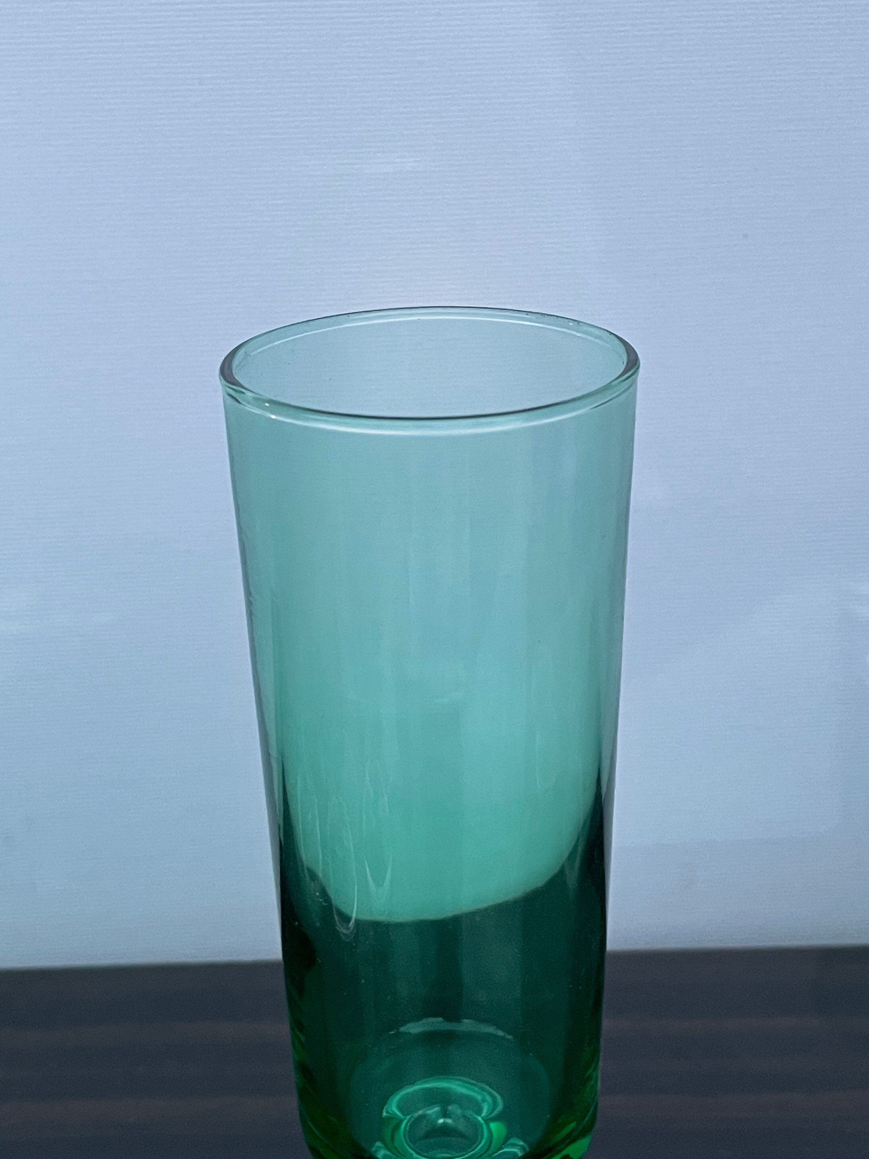 Green champagne flutes