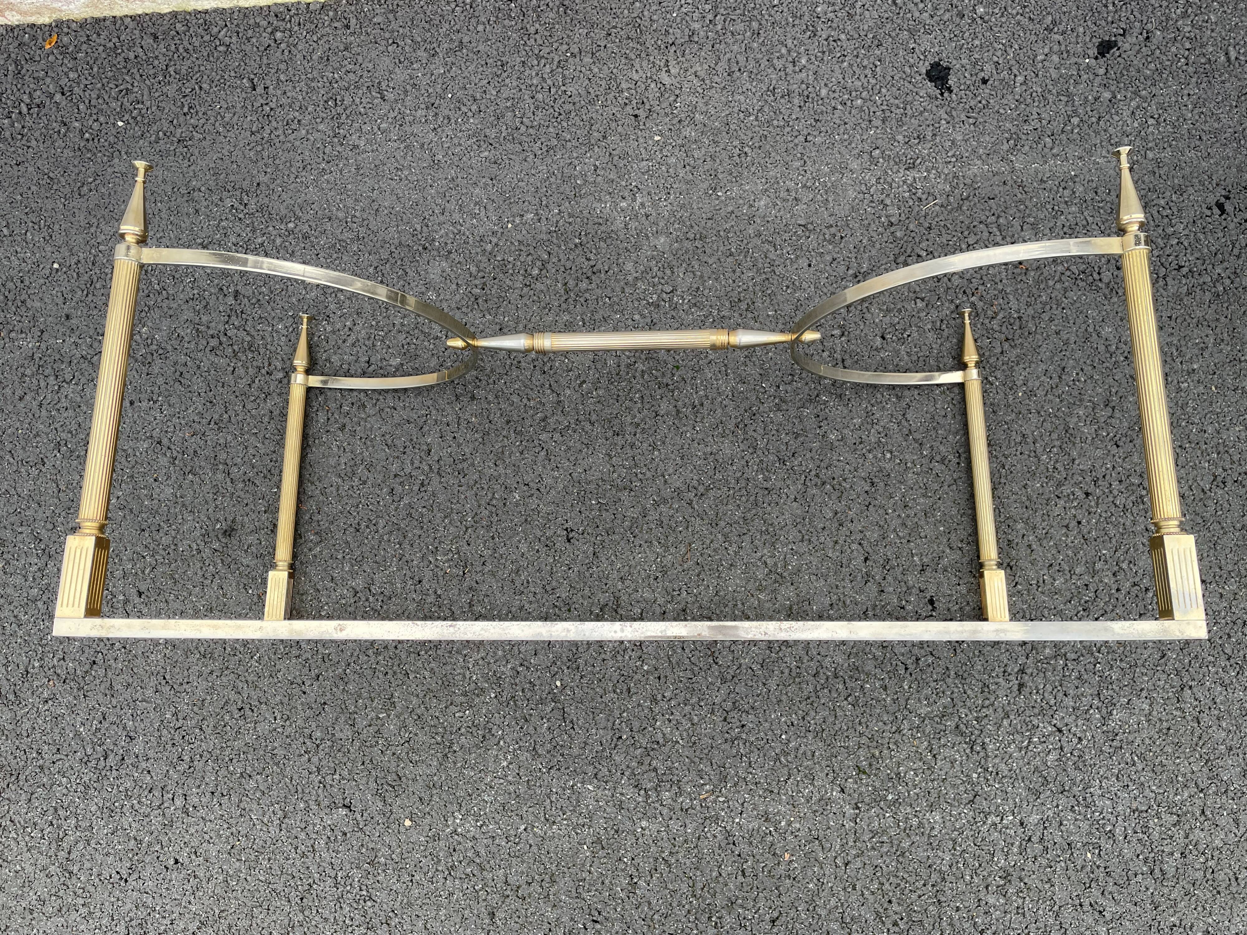 Coffee table in gilded brass and veined green marble