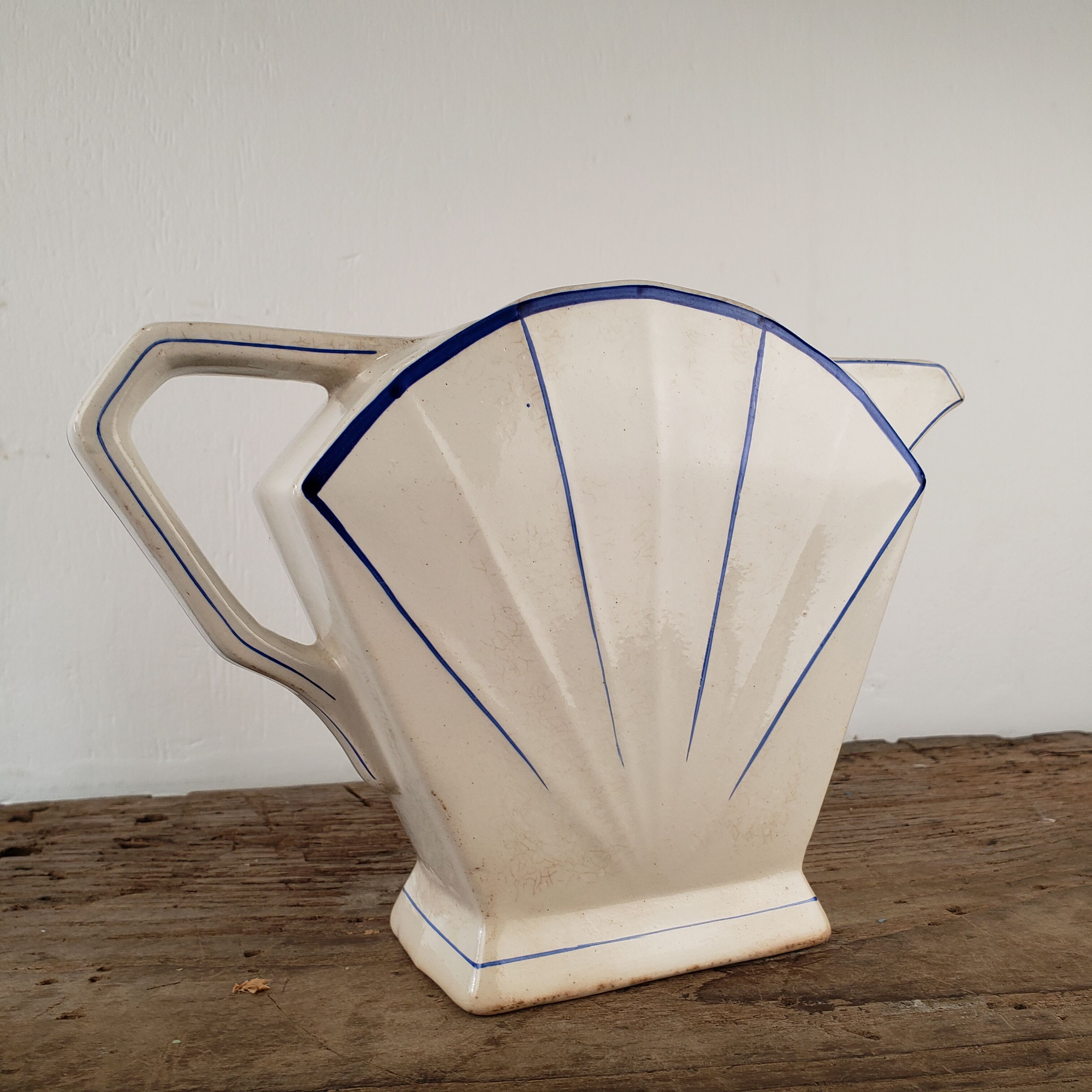 Decorative pitcher (Sté Amandinoise)