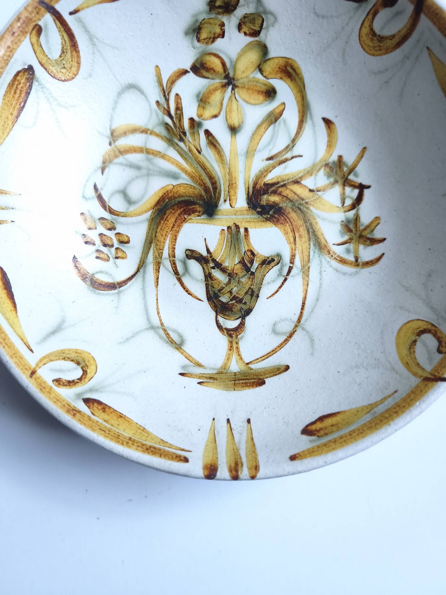 Vintage hollow plate Keraluc Quimper France G6 floral decoration bo